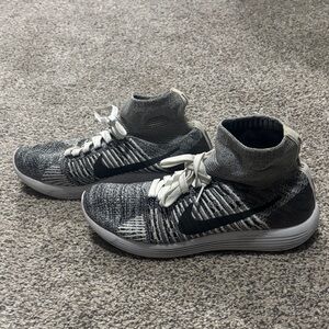 Nike LunarEpic Gray shoes